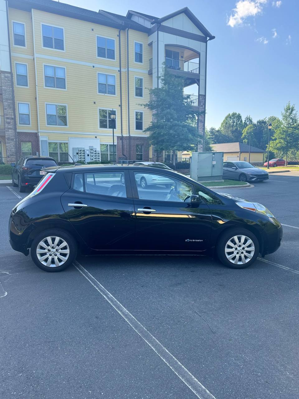 Nissan Leaf S (2015) - Electric